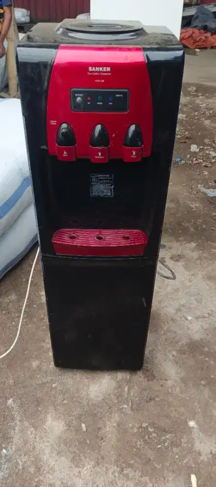 Dispenser galon bawah sanken