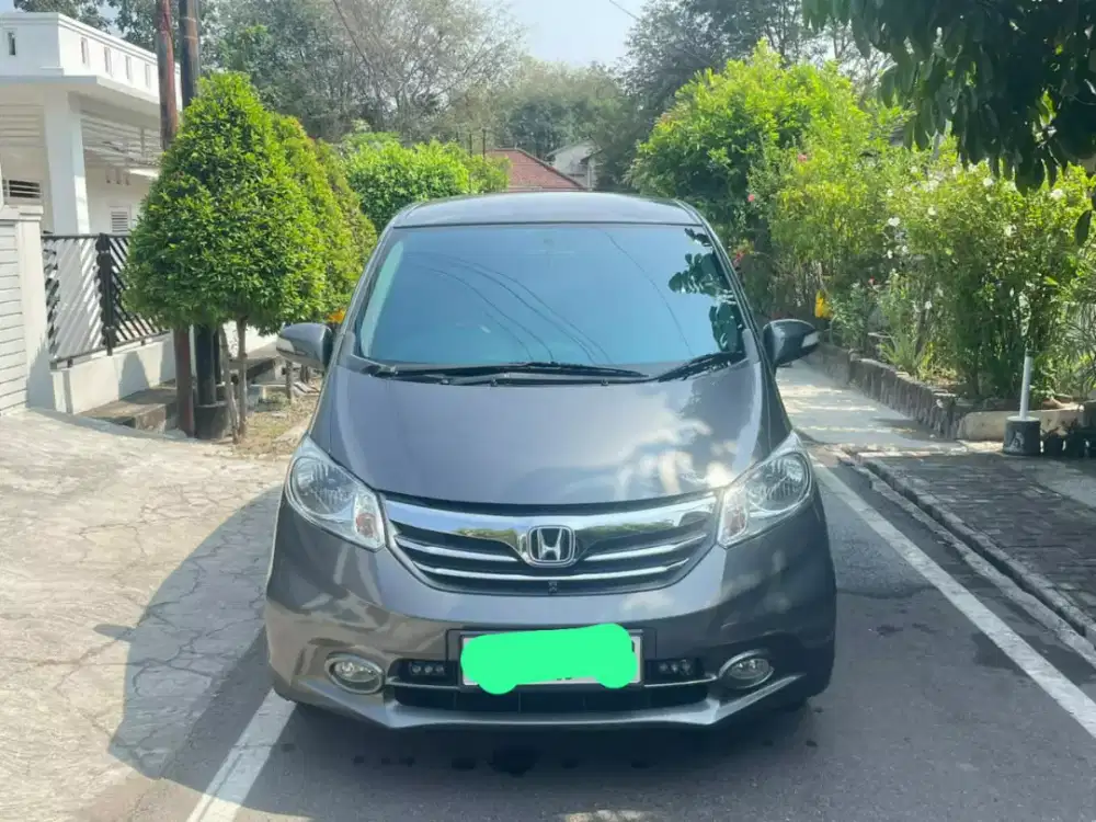 Dijual Honda Freed E PSD (Type Terlengkap) - Abu abu