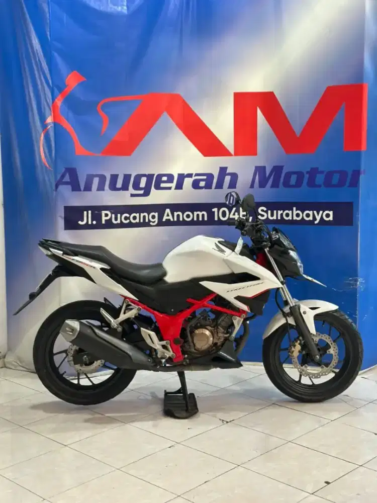 Low KM ! Honda CB 150R SE StreetFire Putih 2019