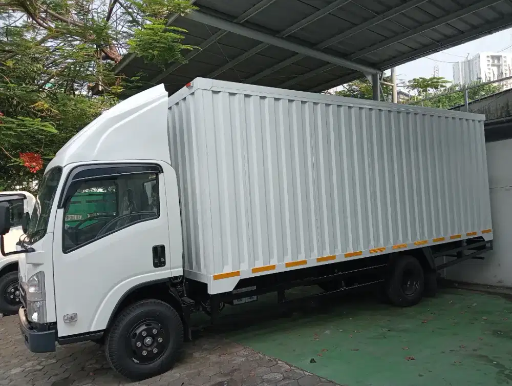 Isuzu NMR L + Box Besi 6 Mtr