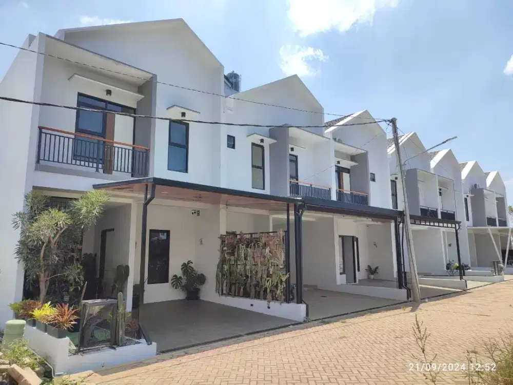 Jual Rumah Villa 2 Lantai dkt Tol Kota Baru Parahyangan Bandung
