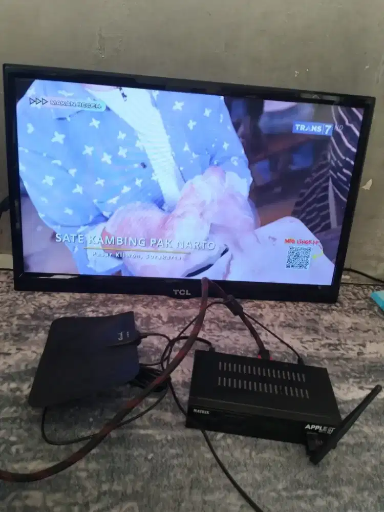TCL LCD 24 inc dan Set top box Apple
