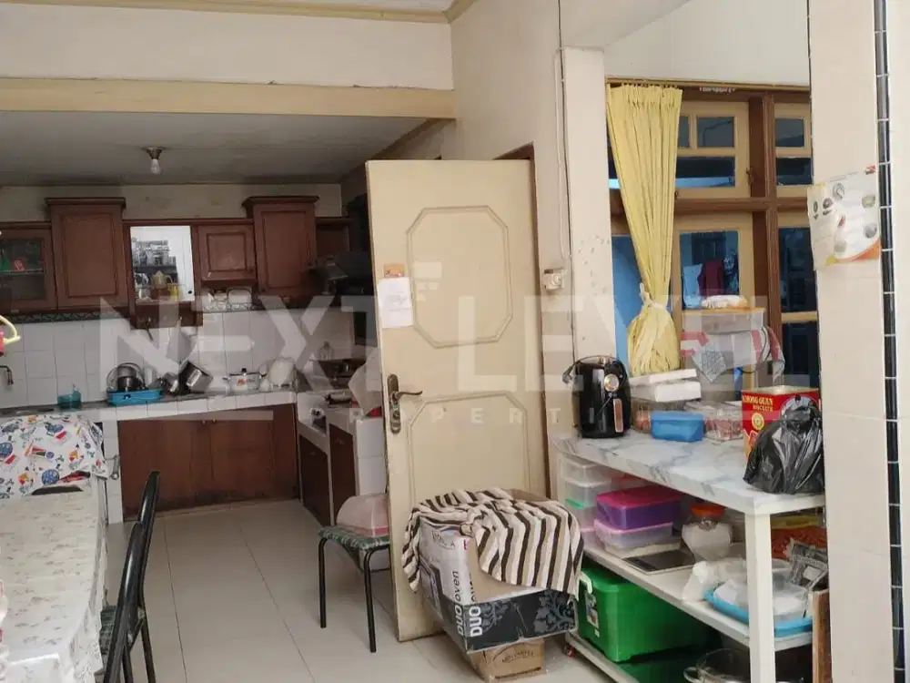 dijual rumah comercial area di darmo permai
