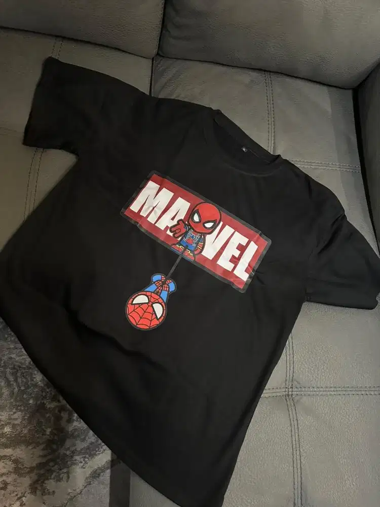 kaos spiderman hitam