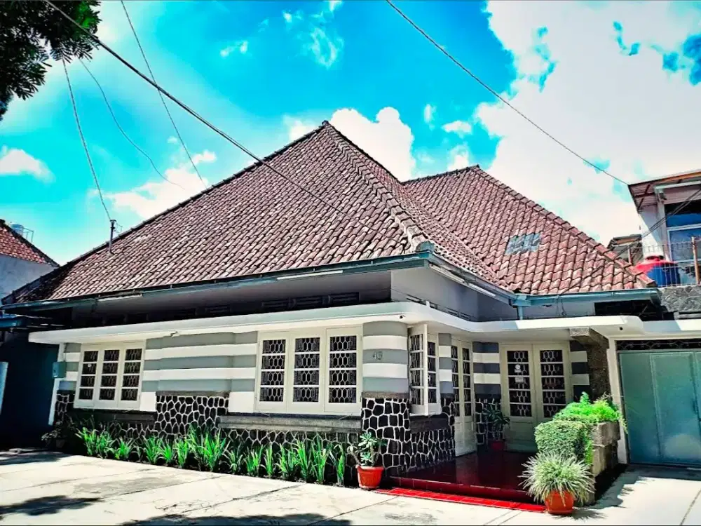 Dijual Rumah Belanda Lokasi Strategis & Asri Di Dekat Gedung Sate Sayap Riau Bandung