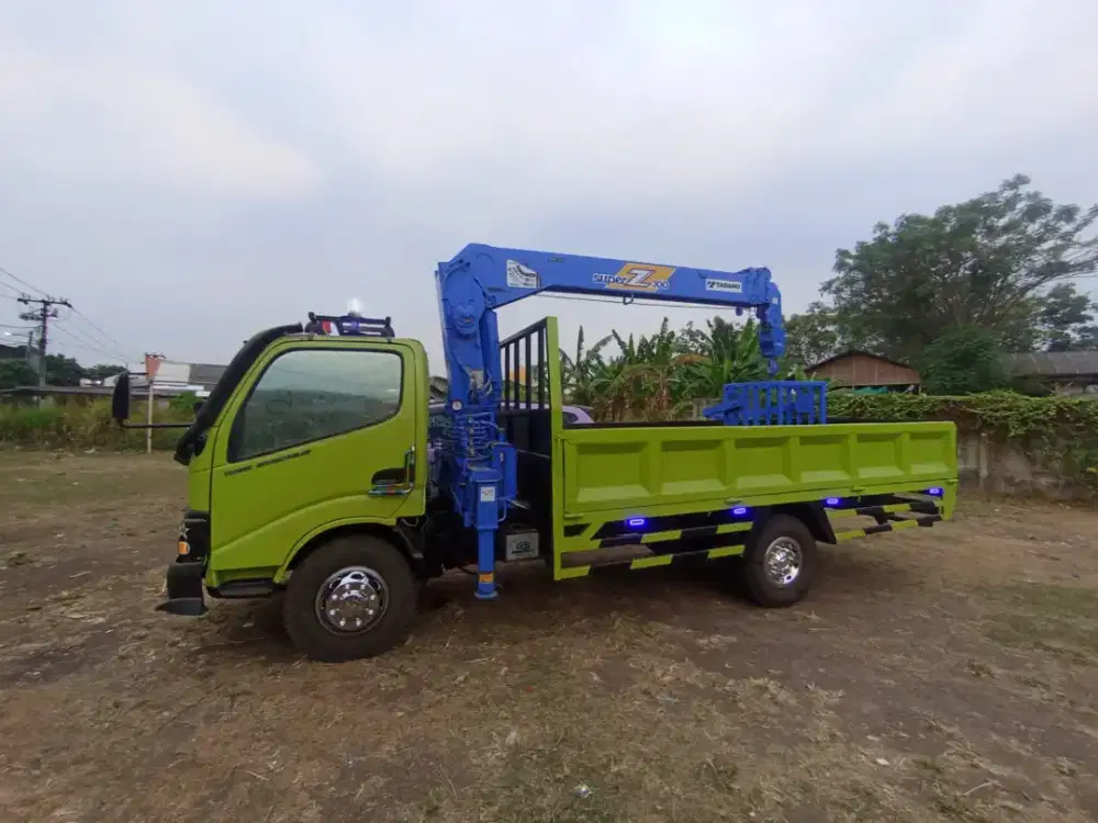 READY Truck Crane Kapasitas 3-5 Ton mulai dari 3-6 Secsen