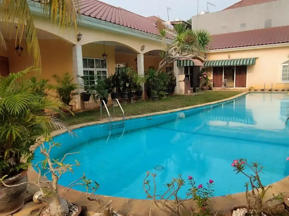 Rumah mewah di Per. Elite Serang City