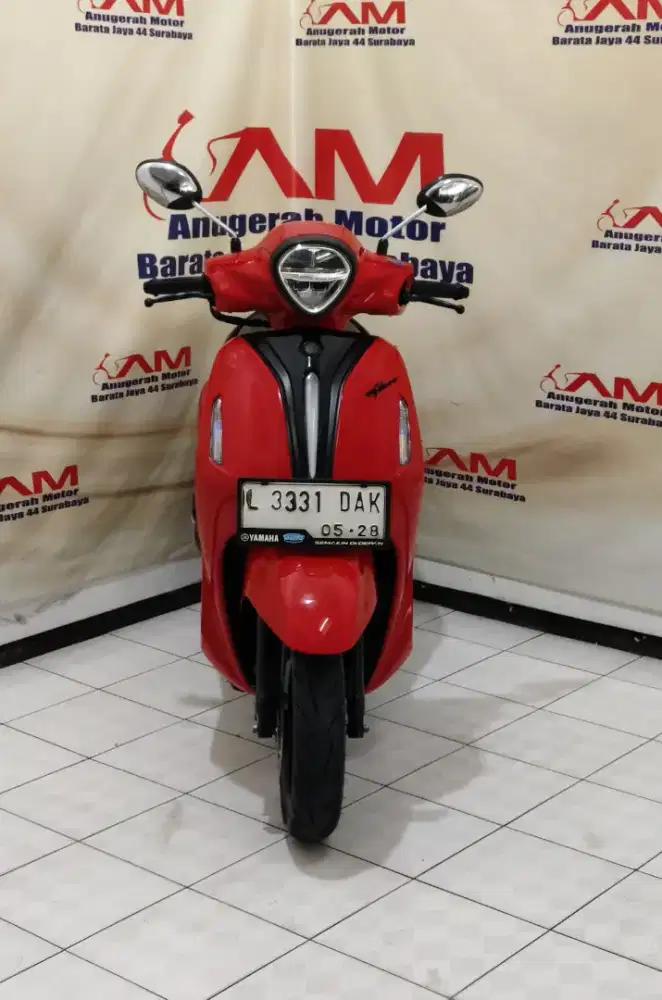Yamaha grand filano 125 tahun 2023 warna merah glossy