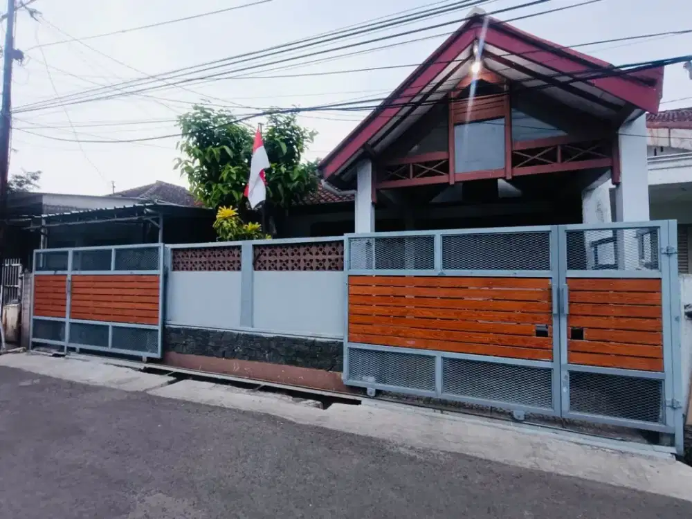 Rumah terawat strategis di Kembar Tengah BKR Kota Bandung