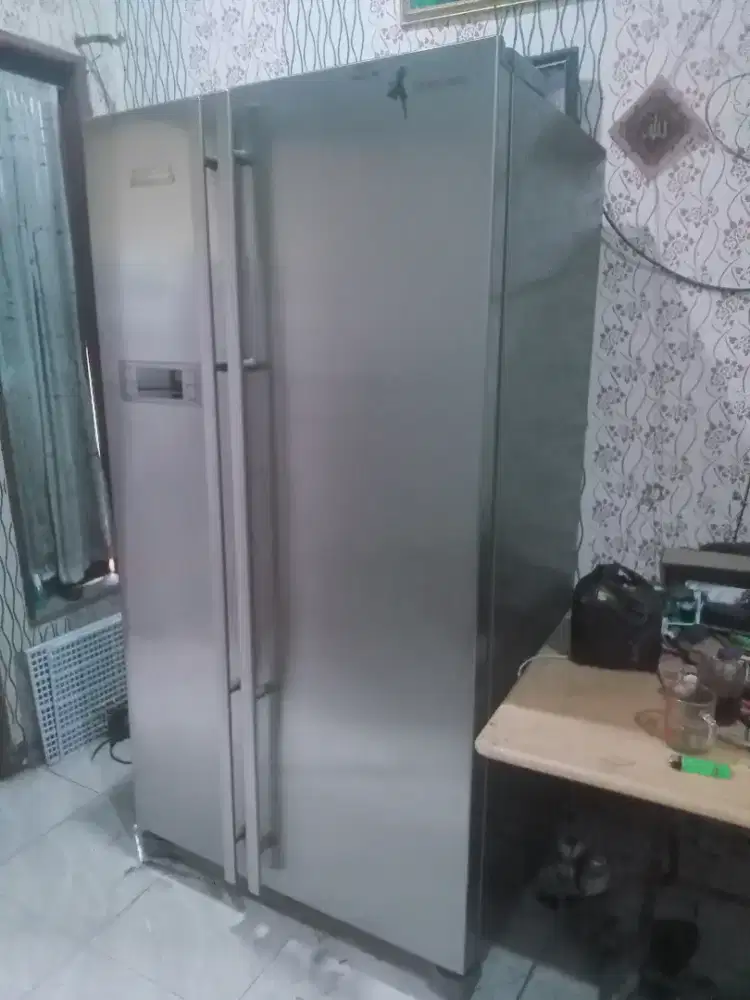 Di jual kulkas 2 pintu besar side by side merk SamsungnormalSIAP PAKAI