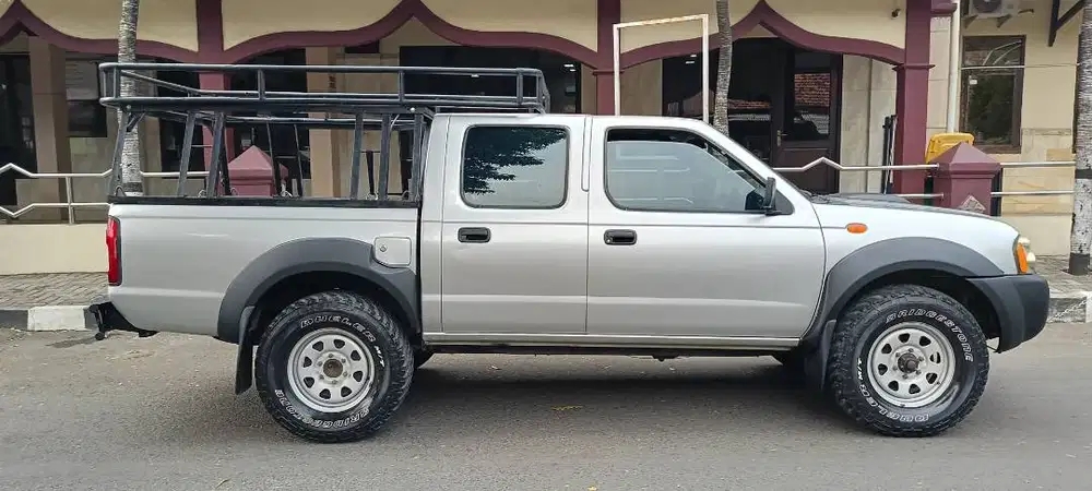 Navara frontier 4x4 top markotop