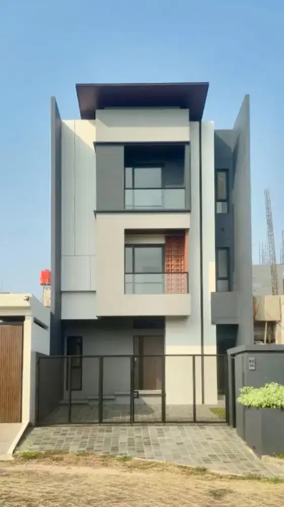 Rumah Baru, Langsung Tanpa Perantara, Minimalis Modern, 3 lantai