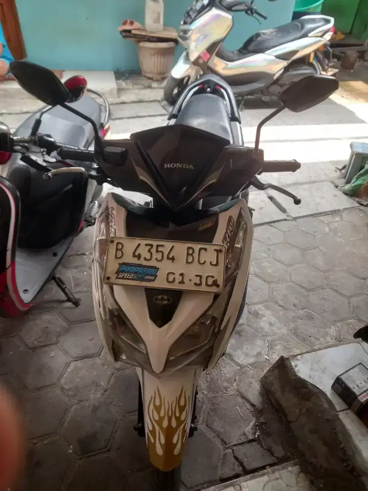 Vario 125 2015 putih silver