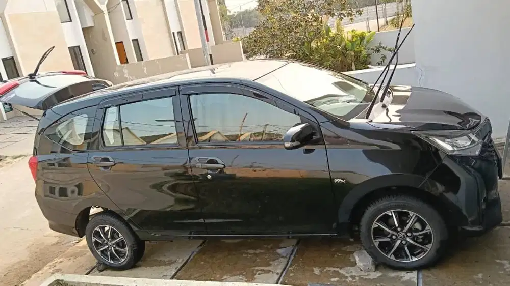 DIJUAL MOBIL CALYA 1.2 G M/T HITAM