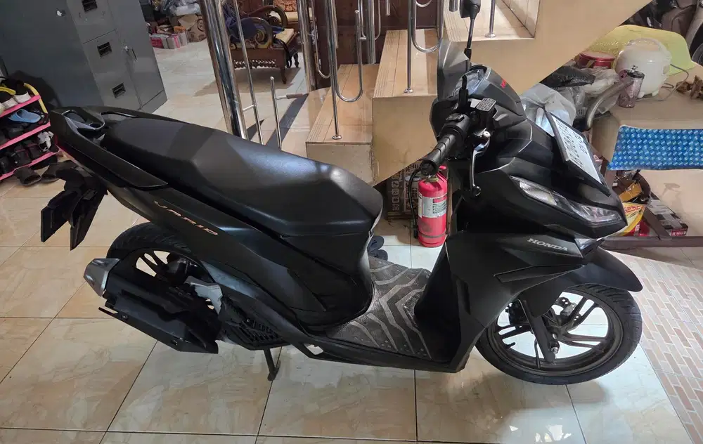 Vario 125 keylesz hitam doff 2025 gbm