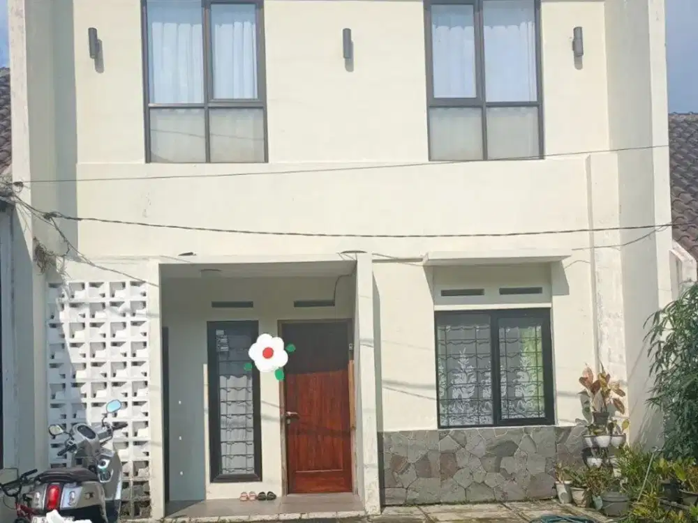 Rumah cantik di komplek Mekar Arum Cigugur Girang Parongpong KBB