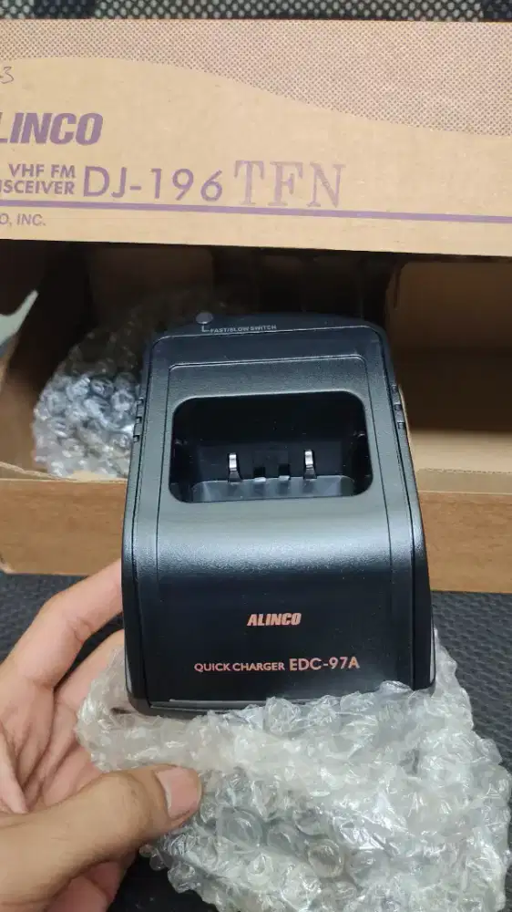 Alinco DJ-196 charger set