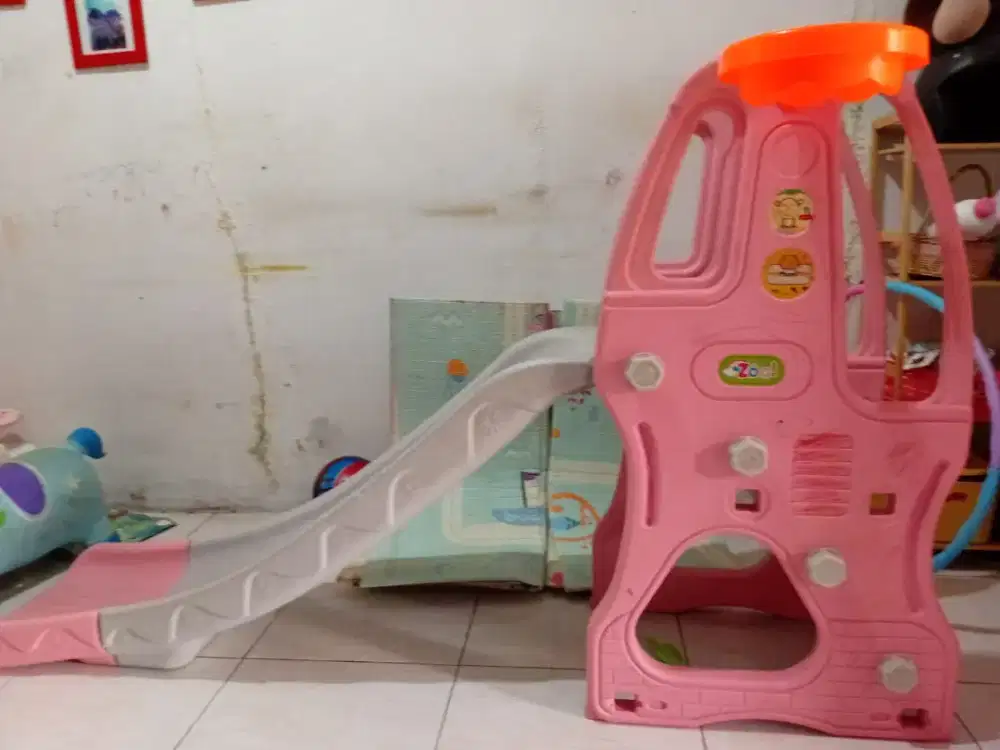 Perosotan seluncuran anak