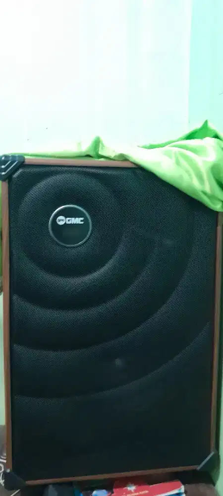 Speaker Portable GMC 883N