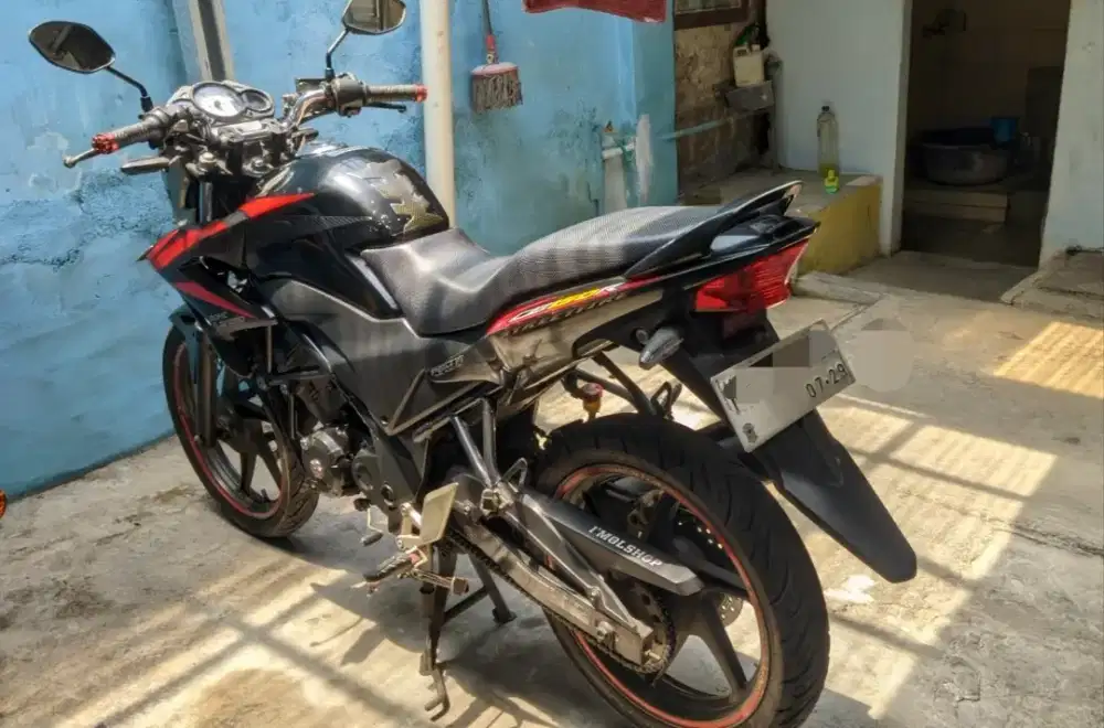 Honda CB150R StreetFire 2014