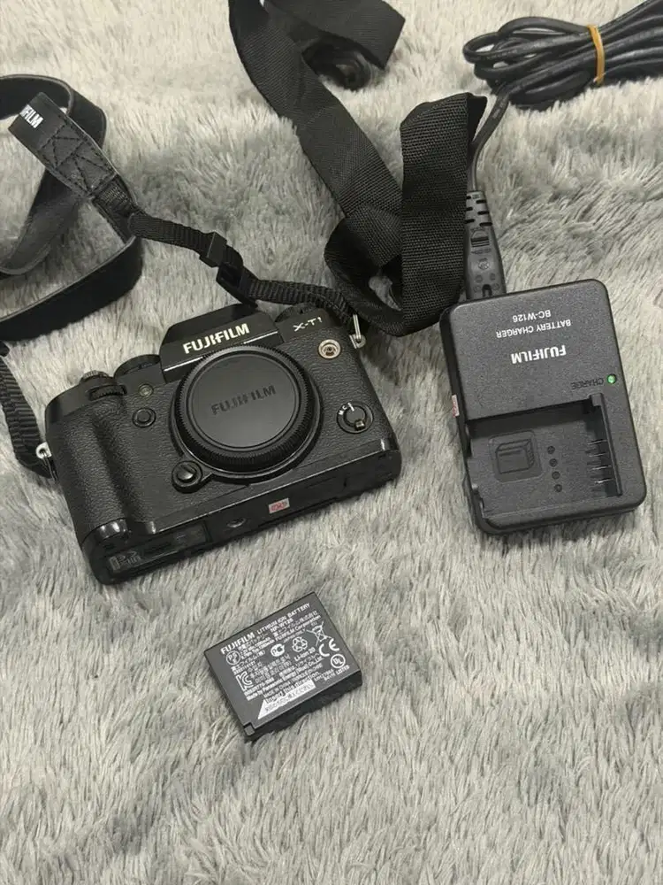 Dijual Fujifilm X-T1 Body Only + Baterai & Charger Original