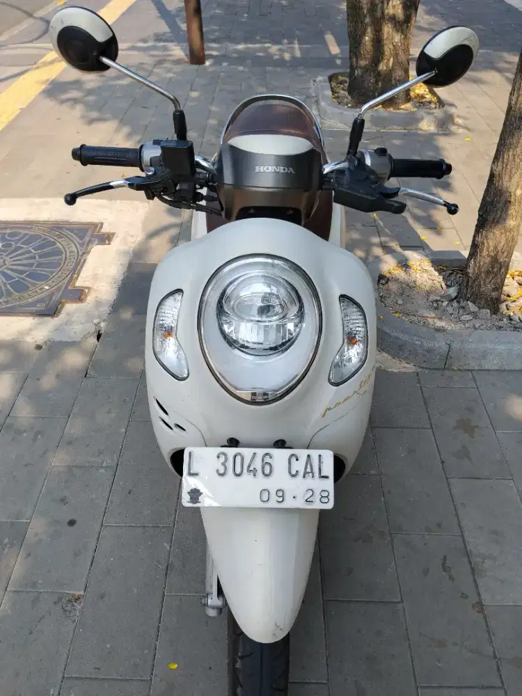 Honda Scoopy Prestige 2023 warna Putih