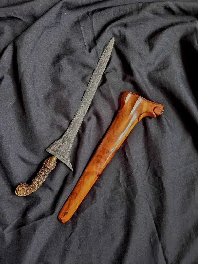 keris sepuh brojol pamor wos wutah deder gading rusa