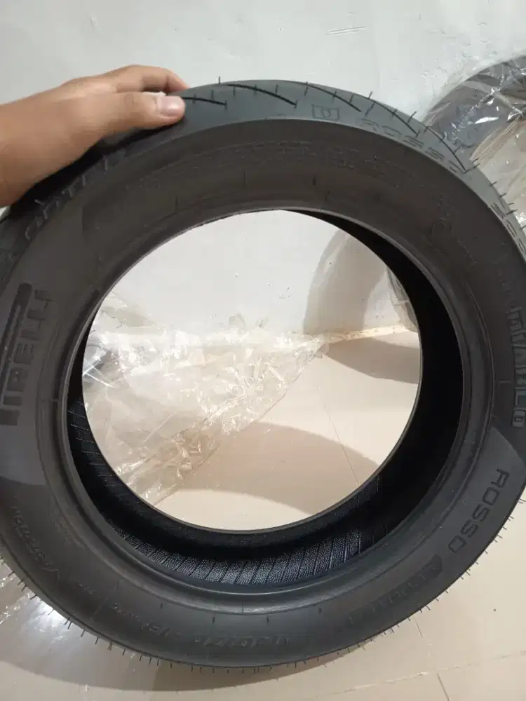 Ban motor pirelli