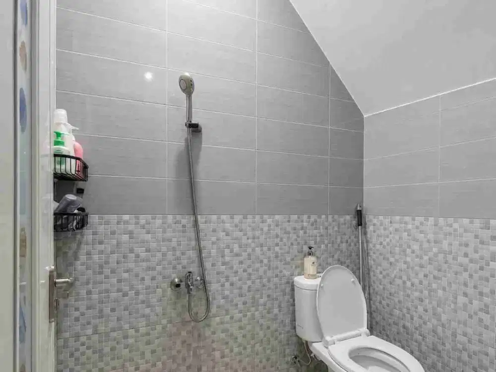 dijual rumah bagus 3 lt di Poris indah