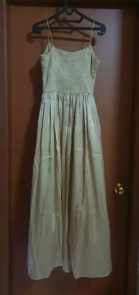 Di jual Dress gold