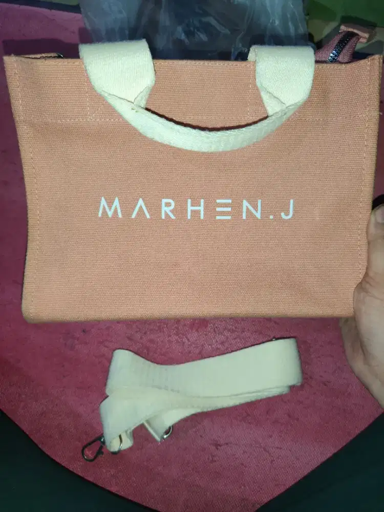 Tas ukuran sedang maren j