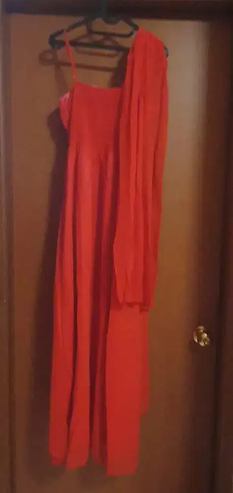 Di jual dress pesta