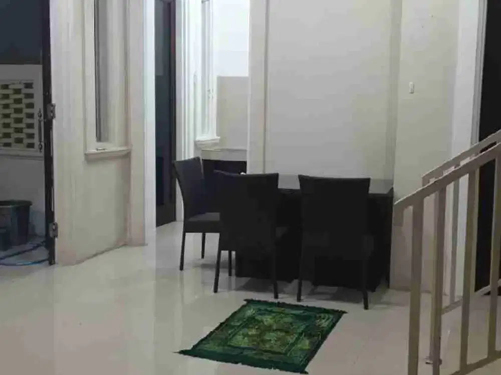 Dijual Rumah Dekat Masjid Agung Sby, Gayungsari surabaya