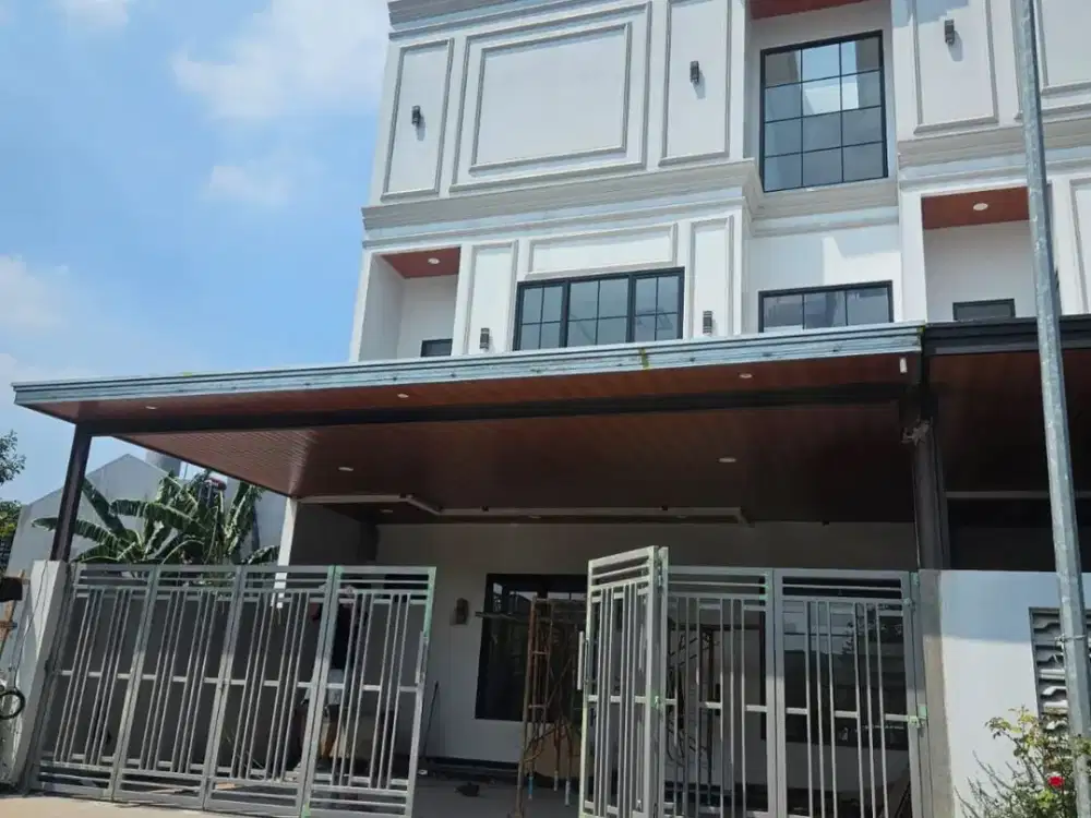 Rumah Baru Bangunan Mandiri Lebar 8 Modernland Golf deket Karawaci, Tangerang