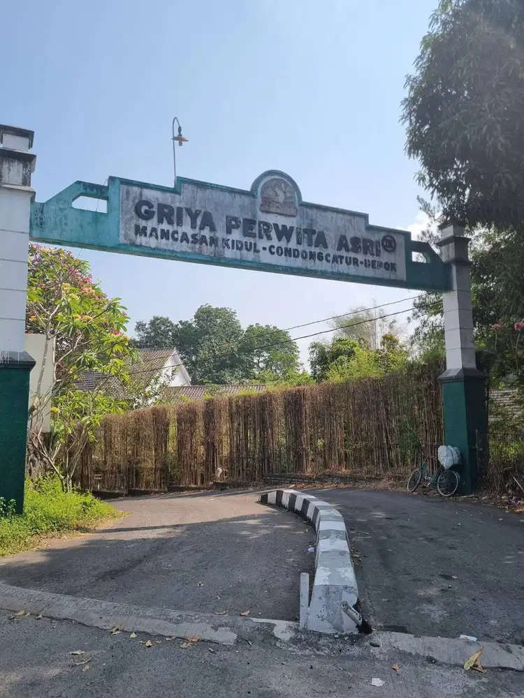 Dijual Rumah dekat Mall Pakuwon