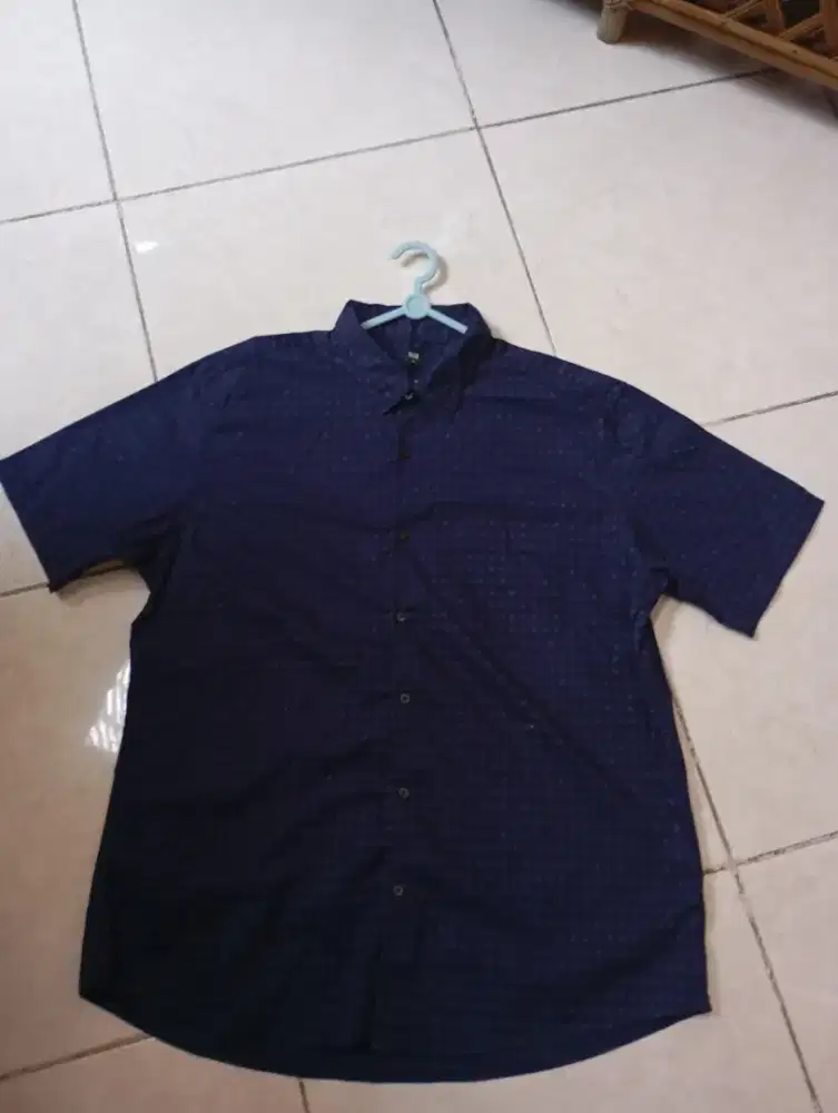 Kemeja Uniqlo mulus 99%