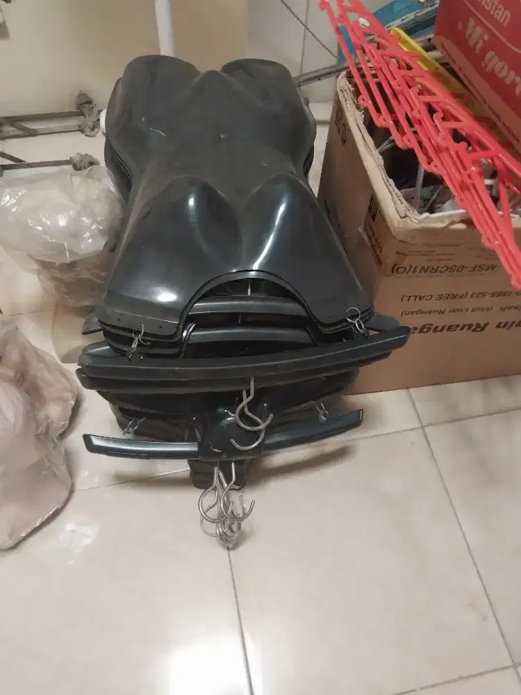 Perlengkapan dagang baju dan rak