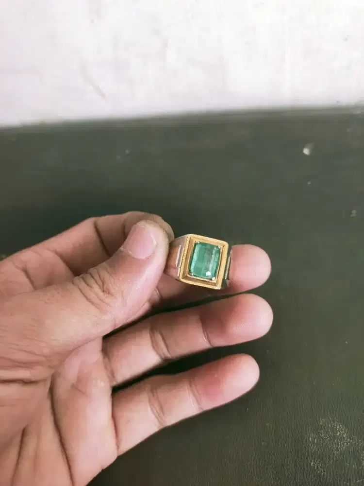 zamrud blue sapphire rubi