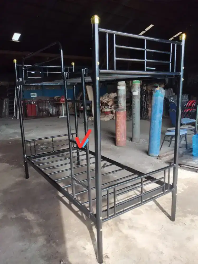 ranjang besi 2 tingkat ukuran 100x200 cm