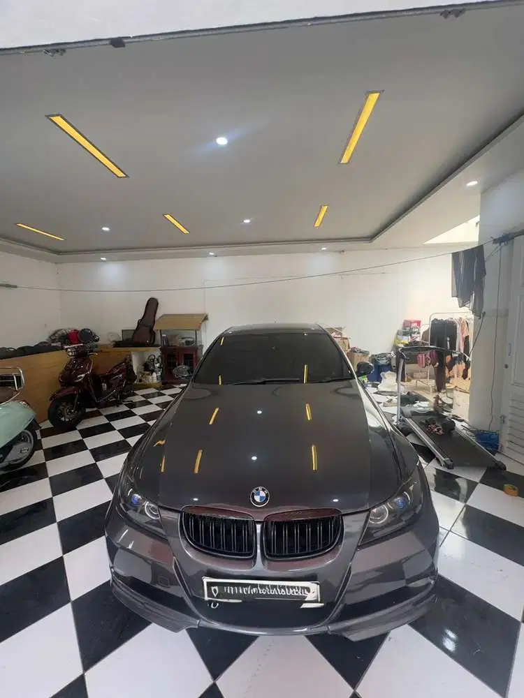 BMW 320i 2008 Bensin