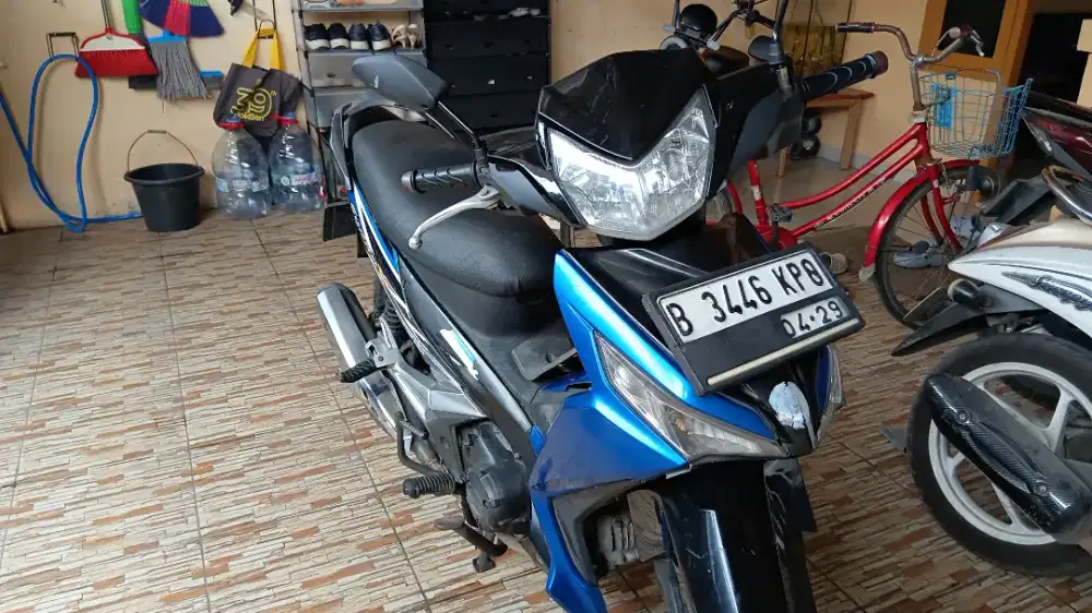 Di jual motor supra x 125 th 2014
