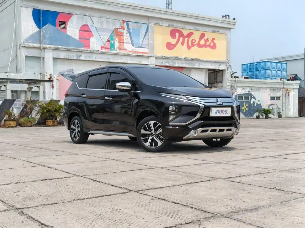 Mitsubishi Xpander Ultimate 1.5 MATIC AT 2019 Hitam KM 60RB