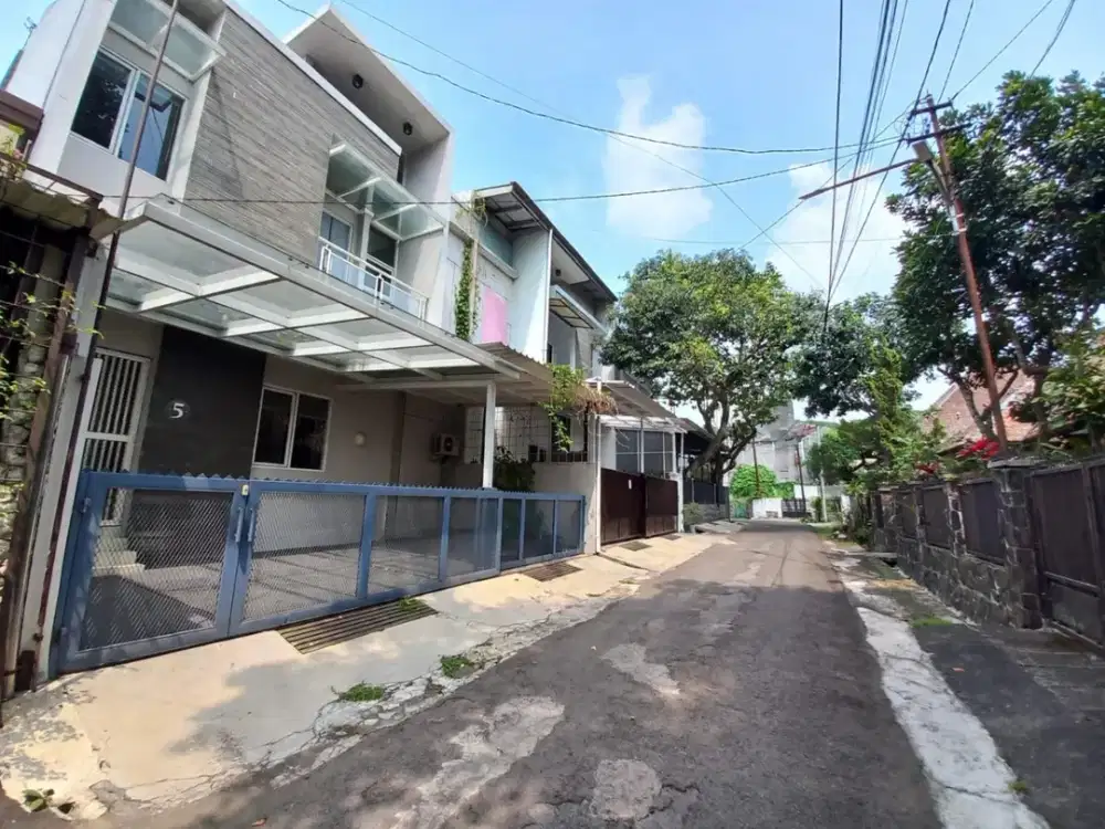 Rumah Minimalis Terawat Siap Huni di Kawasan Prime Kota Bandung, Sayap Jl. Riau