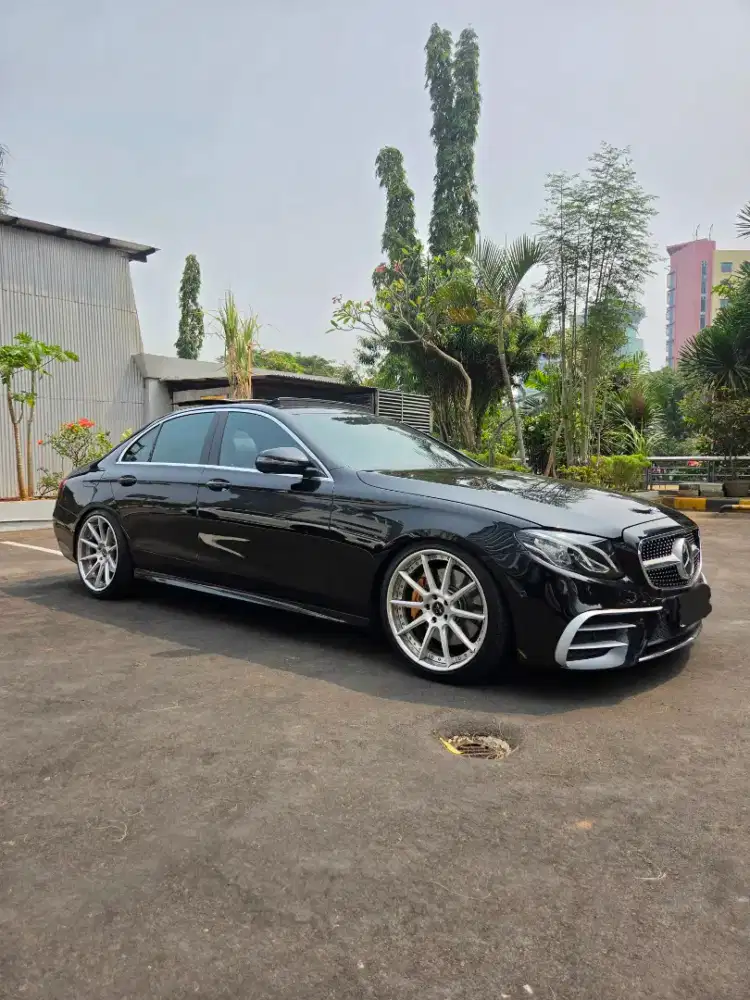 Mercy E300 2019 AmG Avantgarde Tgn1 Panoramic Modif tipis2 velg 20 ori