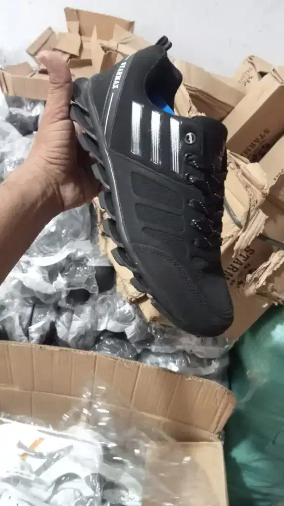 Sepatu wanita baru