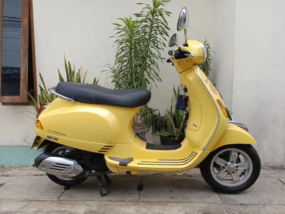 Piaggio vespa LX 150 3vie 2013 lengkap pajak hidup