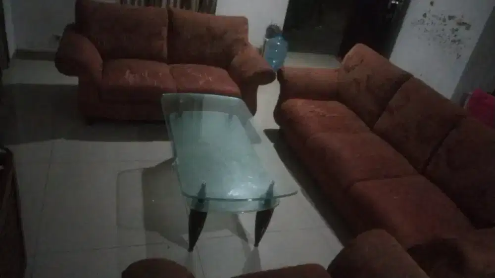 Dijual Murah Sofa dengan meja kaca