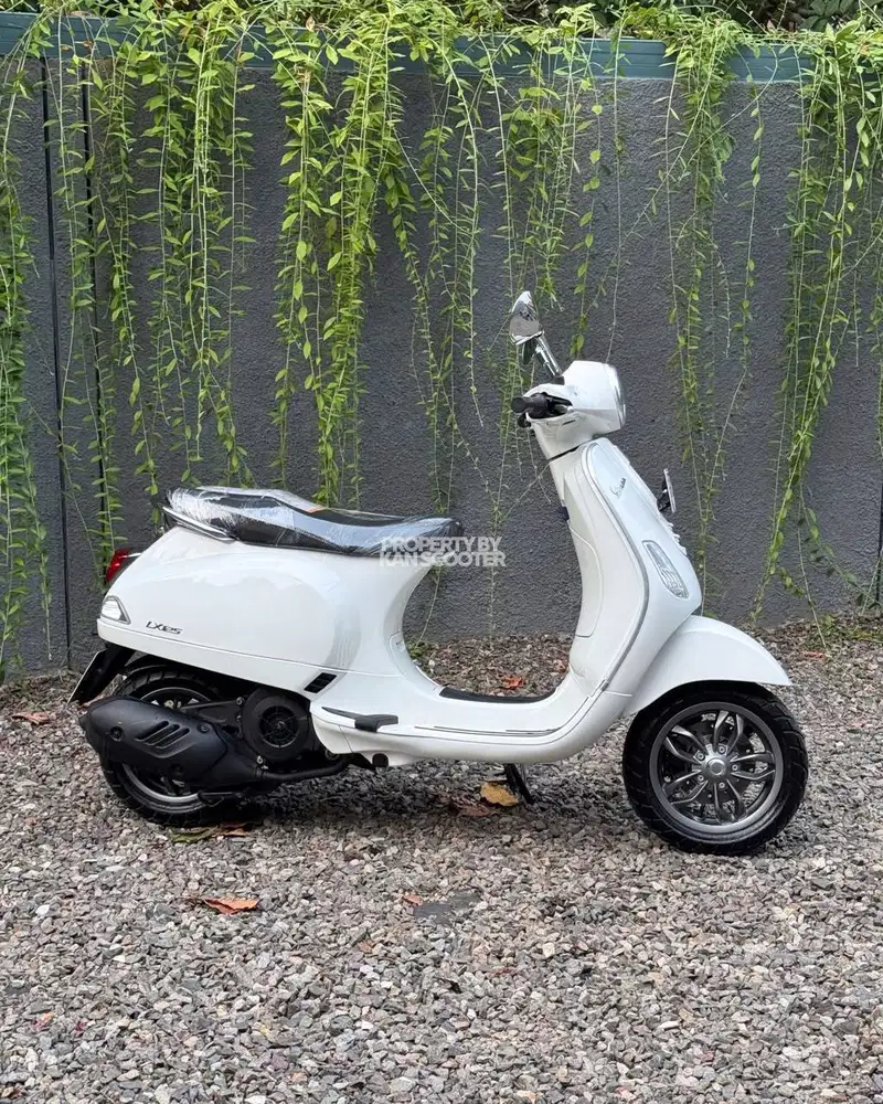 VESPA LX 125 iGET FACELIFT 2023 BERGARANSI