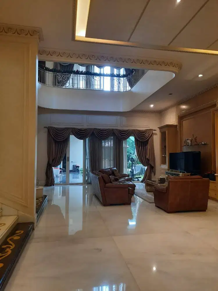 Dijual Cepat Murah Rumah Super Mewah Pakuwon Indah VBR1 Surabaya Barat