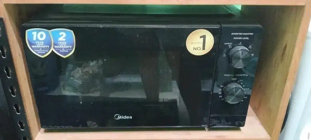 Preloved Midea Microwave 20L